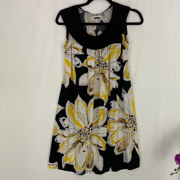Intermission White Yellow and Black Dress Sleeveless With Pleats Size 6 - Picture 1 of 8